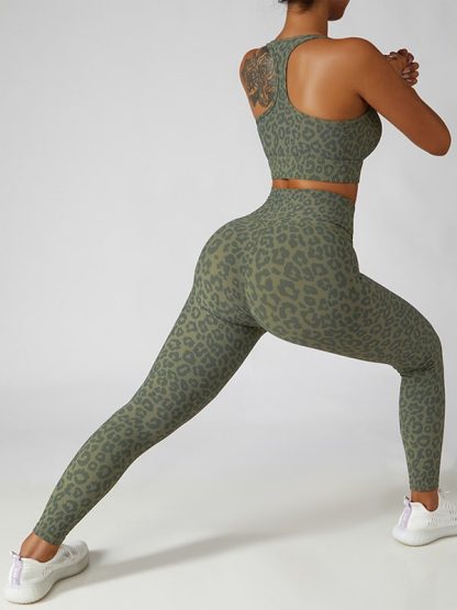 Custom fitness apparel suppliers China ribbed printed gym wear - Image 5
